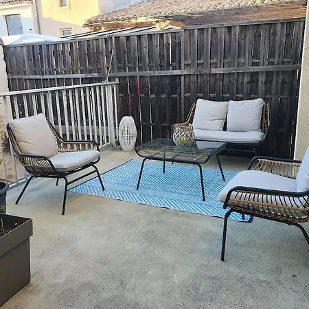 Lejlighed -garrigue- Face A La Cite Medievale Terrasse Classe 4☆ *