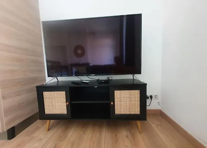 Apartment -garrigue- Face A La Cite Medievale Terrasse Classe 4☆ *